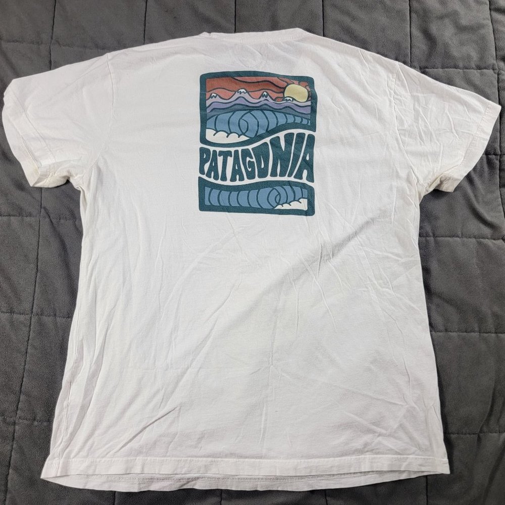 Patagonia Cosmic Peaks Mens Large White Short Sleeve T Shirt Casual Athletic